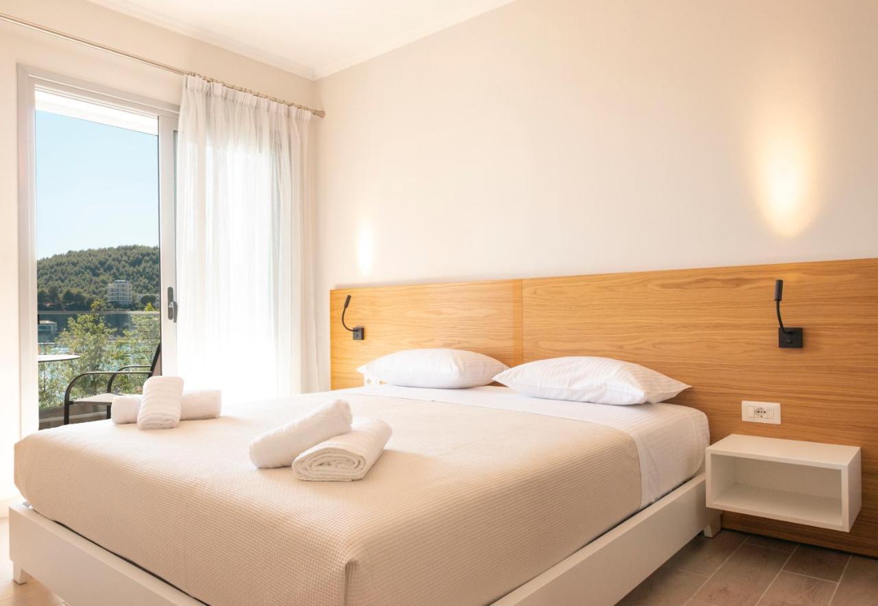 Sonar En El Mar Bed & Breakfast Himare Eksteriør bilde