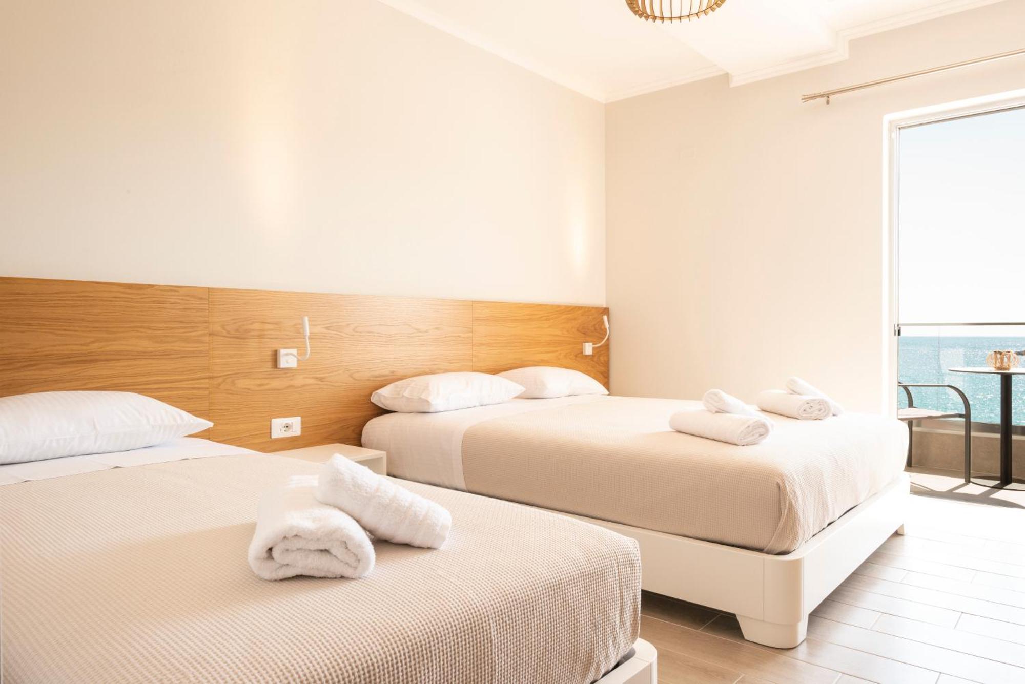 Sonar En El Mar Bed & Breakfast Himare Eksteriør bilde