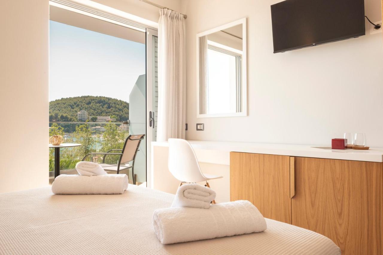 Sonar En El Mar Bed & Breakfast Himare Eksteriør bilde